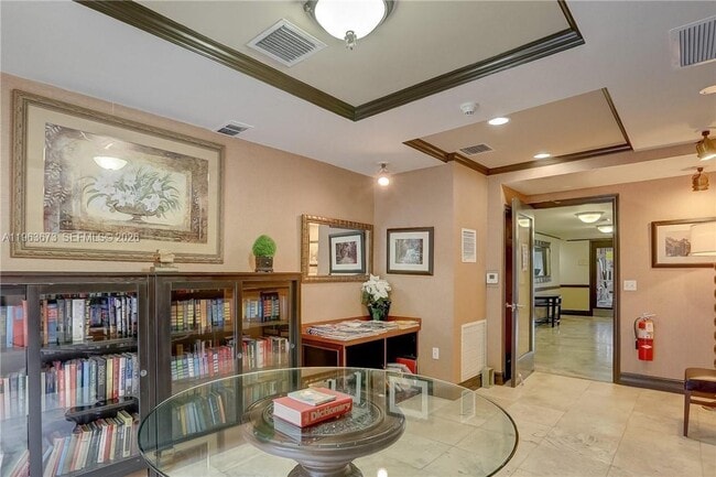 Building Photo - 520 SE 5 Ave