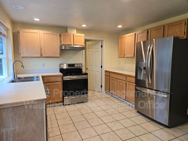 Building Photo - 6521 58th St NE