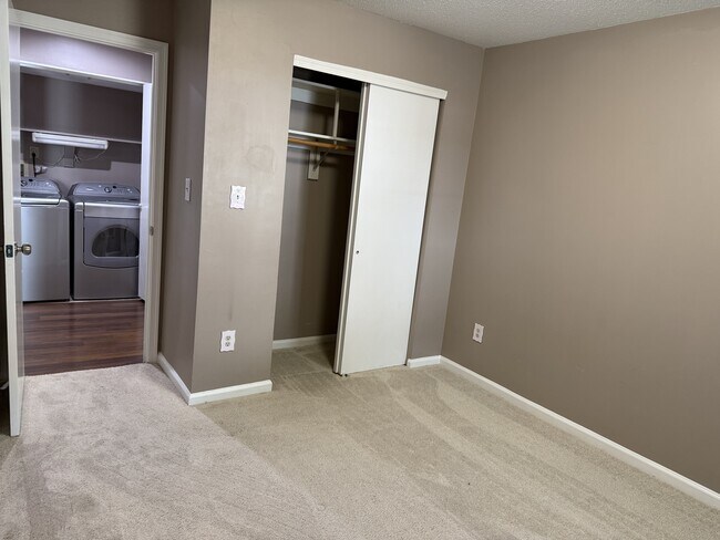 Building Photo - 1301 Eagles Trace Path