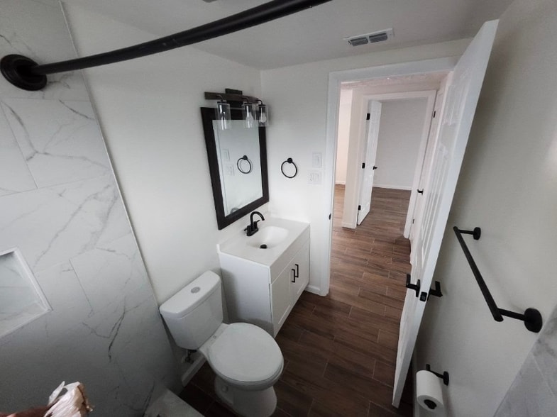 Building Photo - 17 S Columbus St