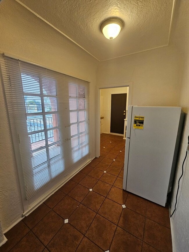 Building Photo - Vintage Spanish Style2 Bedroom in Golden Hill