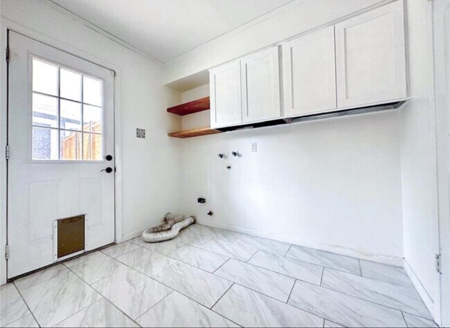 Building Photo - 20211 Salzburg Ln