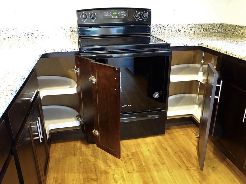 Building Photo - 345 Cedar Holw