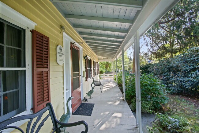 Building Photo - 83 Linden Ave