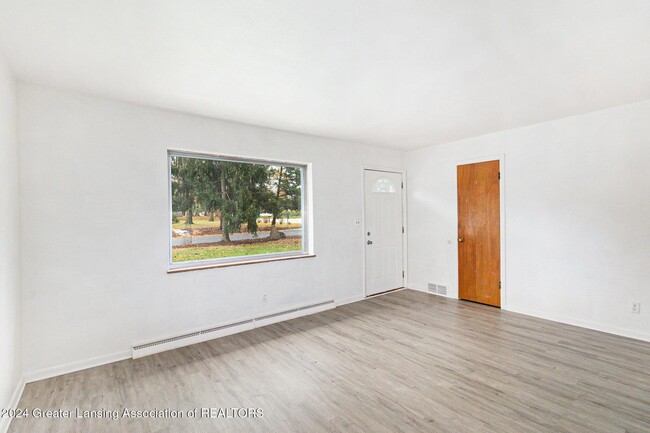 Living room - 2411 Forest Rd