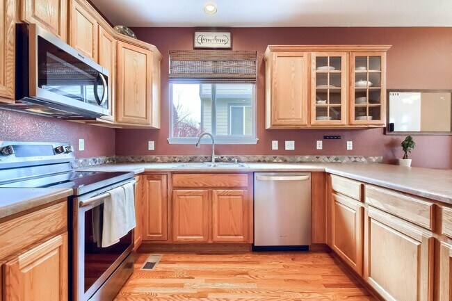 Building Photo - Highlands Ranch Spacious 3 bed 2.5 bath