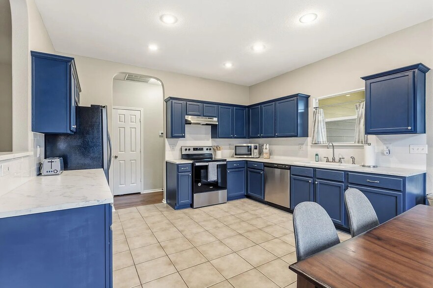 Building Photo - 13523 Topaz Lk