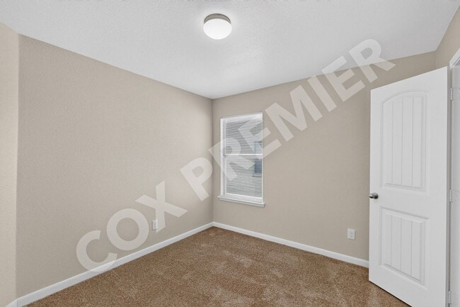 Building Photo - 2848 St Bernard Dr