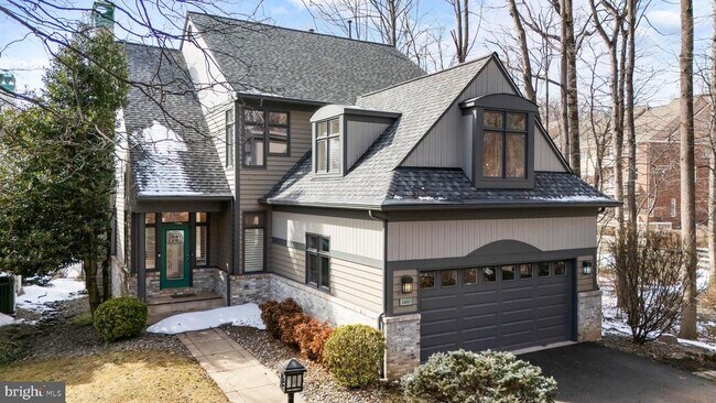 Building Photo - 1460 Waterfront Rd