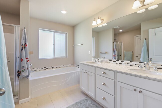 Building Photo - MOVE IN READY NOW! Meridian Campus home available! Beautiful 4 bedrooms 2.5 baths. Easy JBLM comm...