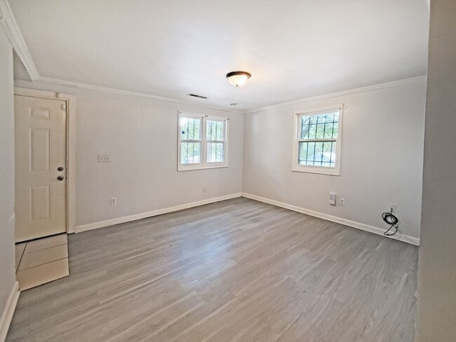 Building Photo - 65 Meldon Ave SE