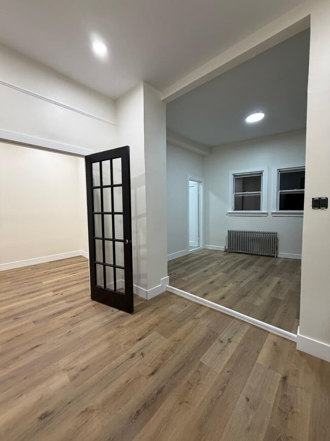 Building Photo - 42 Clerk St