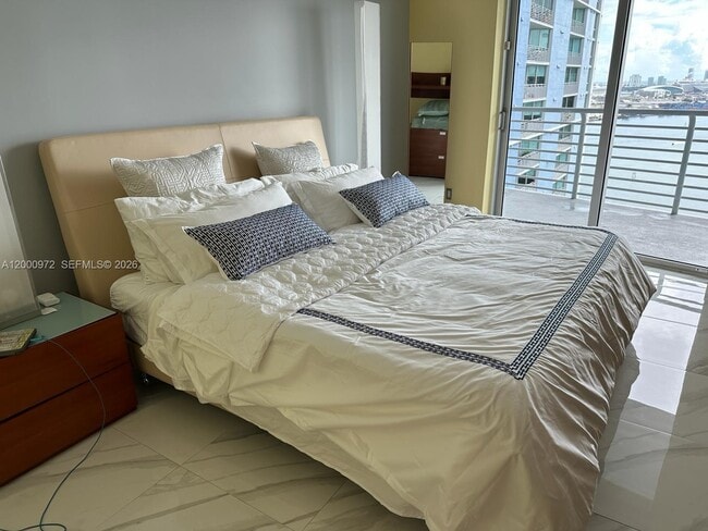 Building Photo - 325 S Biscayne Blvd