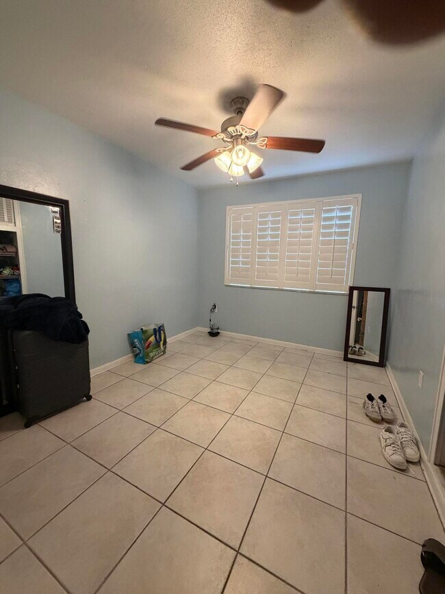 Building Photo - 309 Henthorne Dr