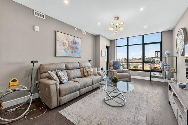 Building Photo - 8701 Churchill Rd