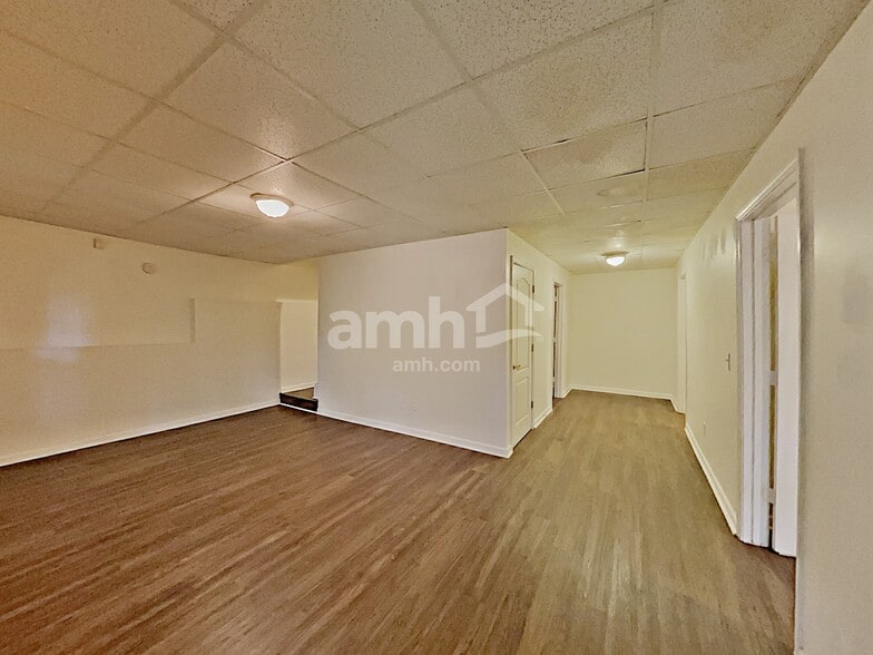 Building Photo - 714 Ridgewood Way