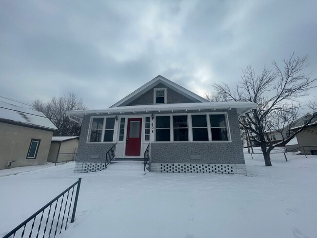 Primary Photo - Updated 2 Bedroom 2 Bathroom Home