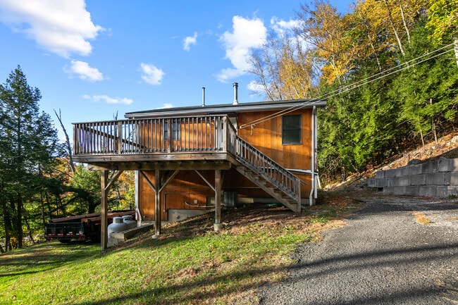 Building Photo - 84 Carpenter Rd