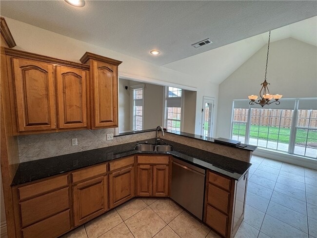 Building Photo - 407 Lyndal Ln
