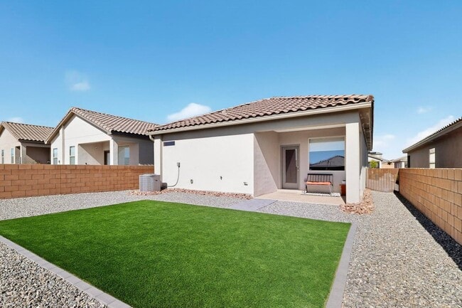 Building Photo - 832 Amatista Lp SE