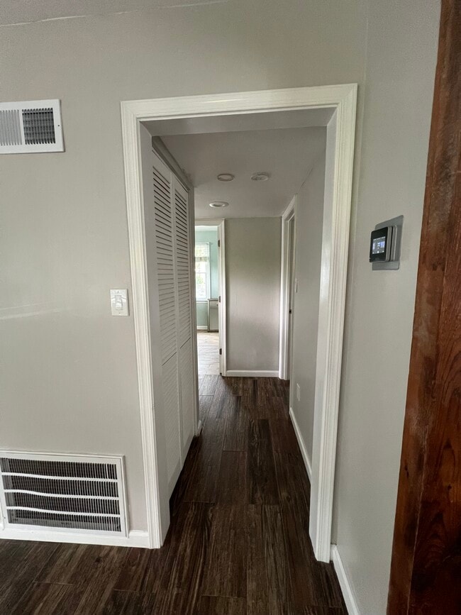 Building Photo - 1302 Coral Sea Dr