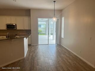 Building Photo - 3245 Helmsdale Ct