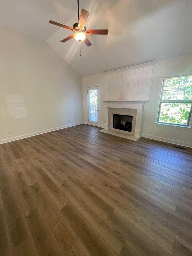 Building Photo - Ooltewah Rental 3 Bedrooms + Full Finished Basement