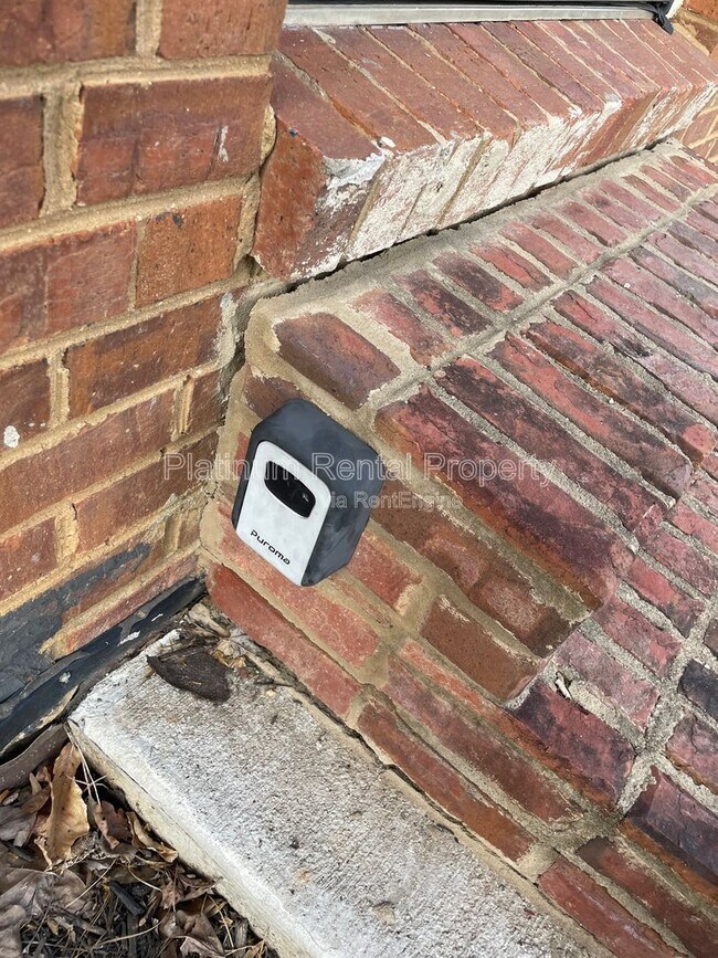 Building Photo - 1166 Booth Rd