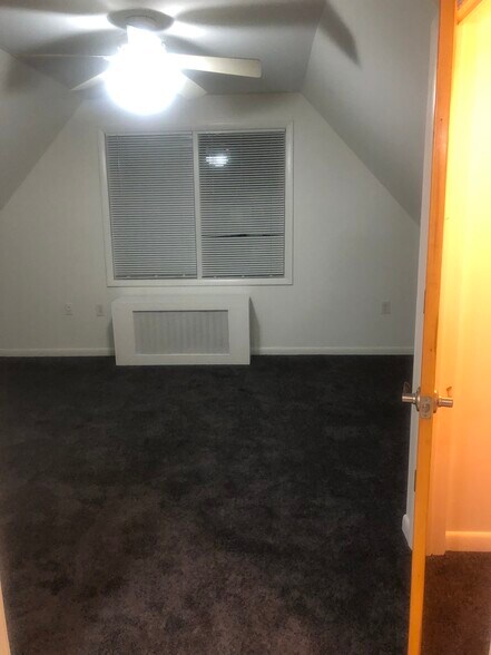 Building Photo - 622 N Terrace Ave