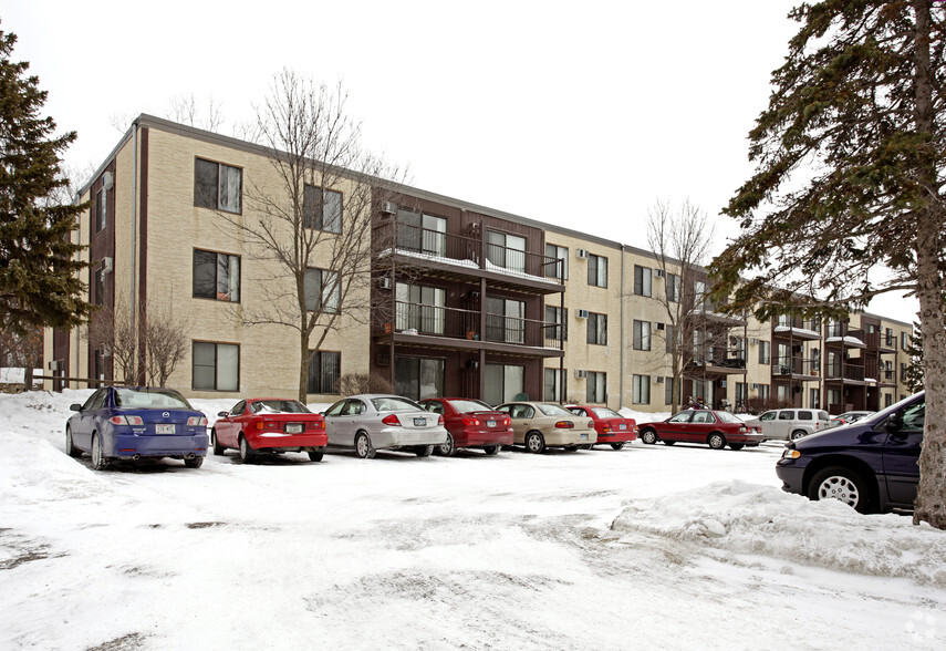 Primary Photo - Cedar Ridge Apartments