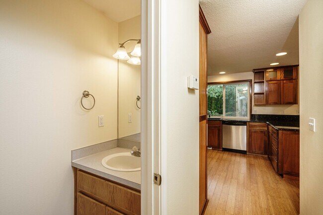 Building Photo - 4 Bedroom 2.5 Bath with Fenced Backyard in Camas School District