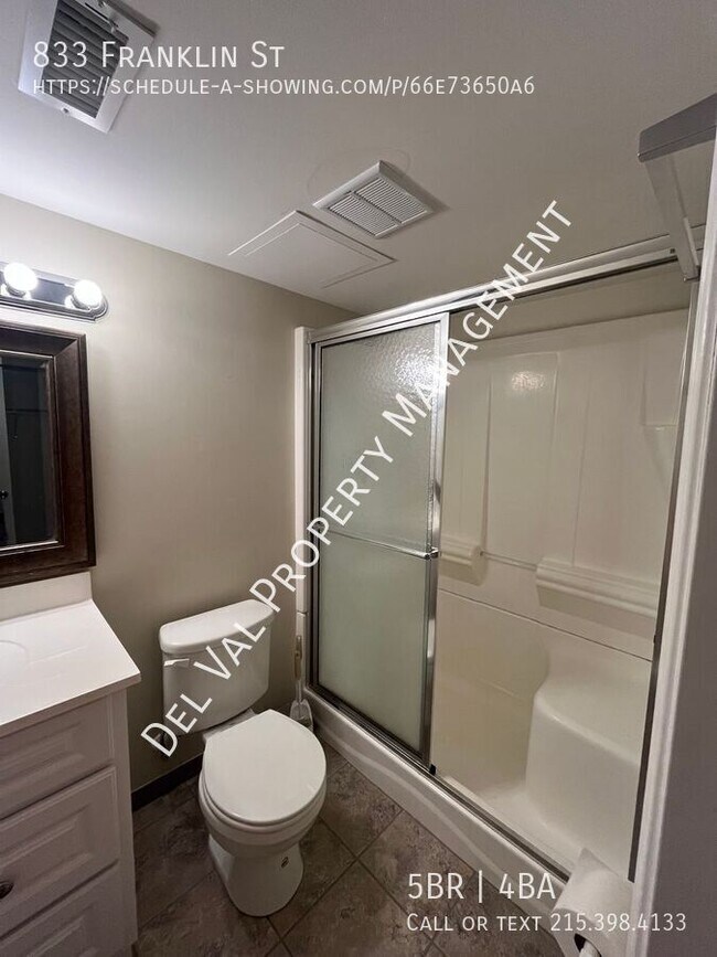 Building Photo - 833 Franklin St