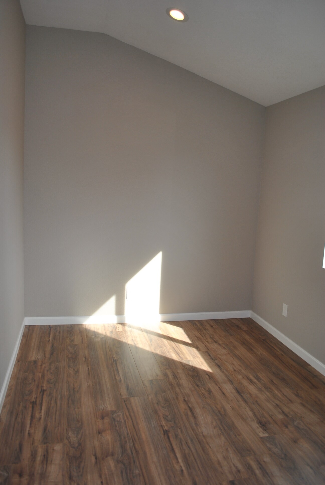 Building Photo - 21391 Locust St