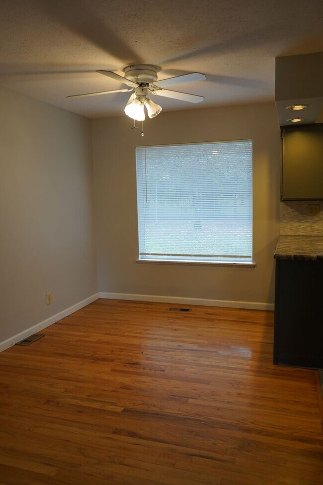 Building Photo - 7208 Mississippi Dr