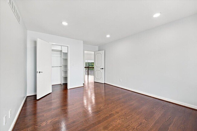 Building Photo - 6122 Trailwood Ln