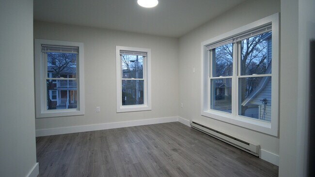Building Photo - 15 Hungerford Terrace