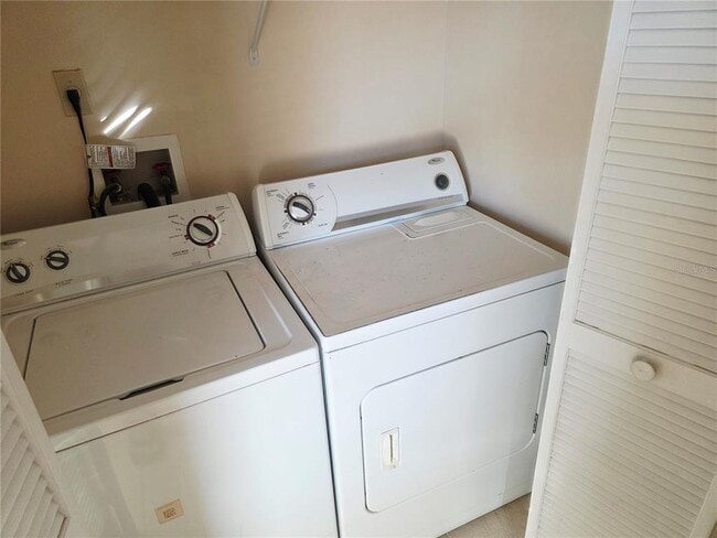 Building Photo - 7543 Sugar Bend Dr