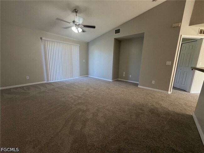 Building Photo - 704 Gilbert Ave S