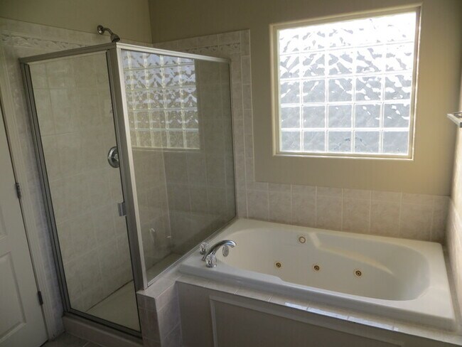 Building Photo - Marvelous Home