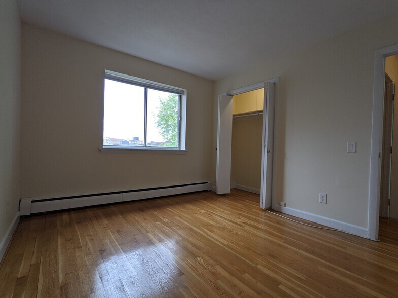 Building Photo - 75 Gardner St