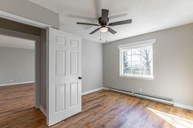 Building Photo - 1010 Glenwood Dr