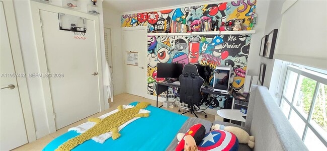 Building Photo - 932 15th St