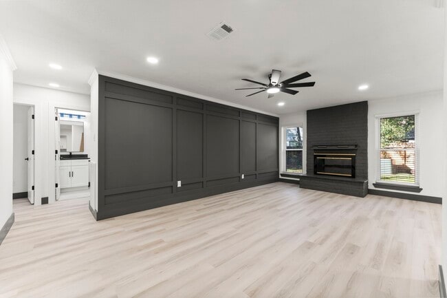 Building Photo - 26 E Woodtimber Ct