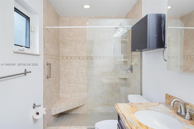 Building Photo - 107 SE 5th St