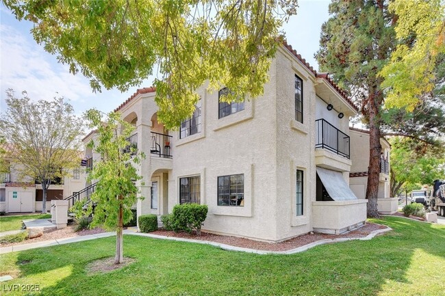 Building Photo - 4700 Nara Vista Way