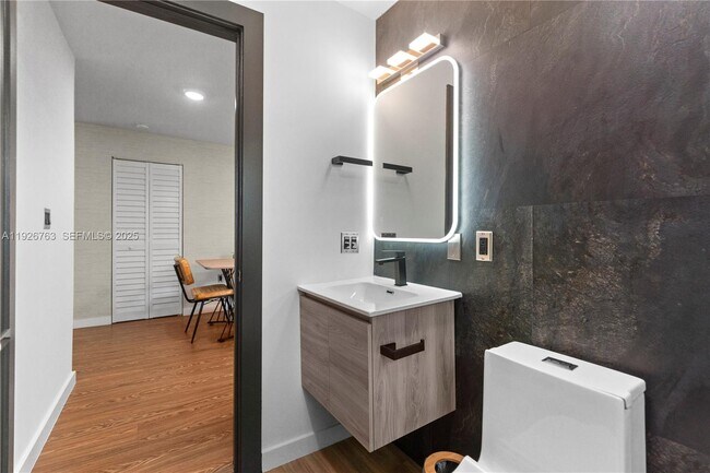 Building Photo - 601 SW 1st St