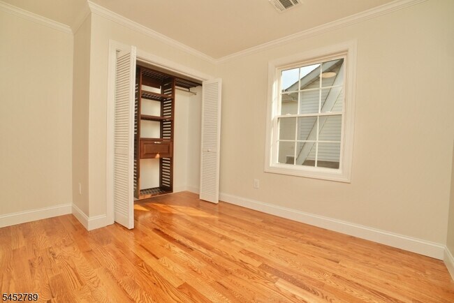 Building Photo - 31 Bellevue Ave