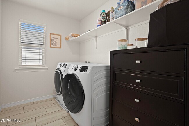 Building Photo - 2812 Tierra De Moyo Pl