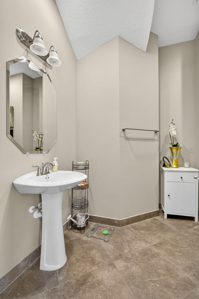 Building Photo - 2904 Payson Way