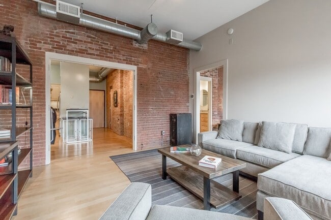 Building Photo - ALL UTILITIES INCLUDED - Furnished Downtown Portland, ME Condo w/ Parking, In-Unit Laundry, Priva...